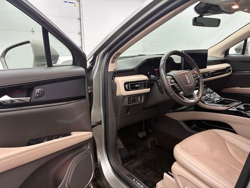 Used 2023 Lincoln Nautilus Reserve image 17