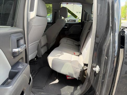 Used 2019 Chevrolet Silverado 1500 Custom w/ Custom Convenience Package AWD/4WD image 10