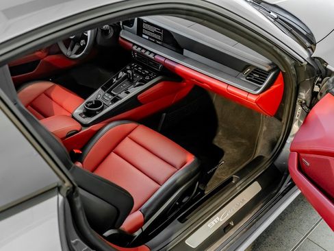 Certified 2025 Porsche 911 Carrera image 23