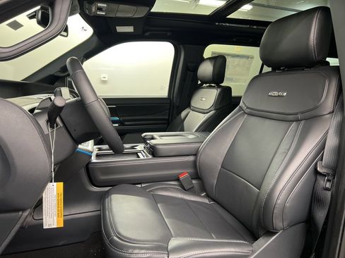 New 2025 Ford Expedition Max Platinum w/ Stealth Performance Package image 31