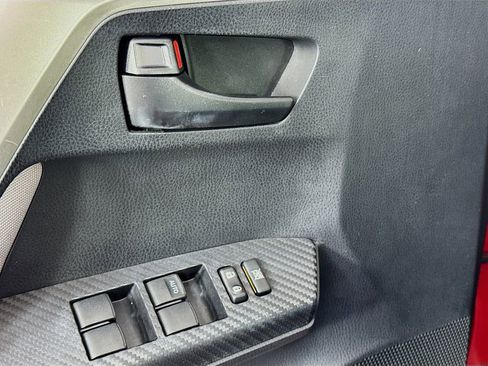 Used 2013 Toyota RAV4 XLE image 19