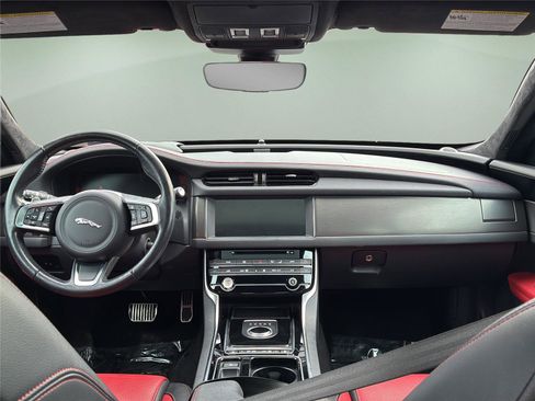 Used 2020 Jaguar XF Checkered Flag image 22