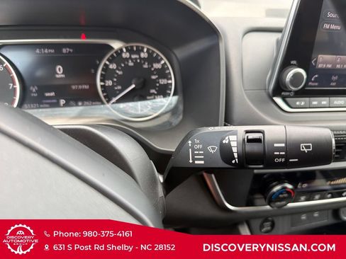 Certified 2025 Nissan Rogue SV FWD image 24