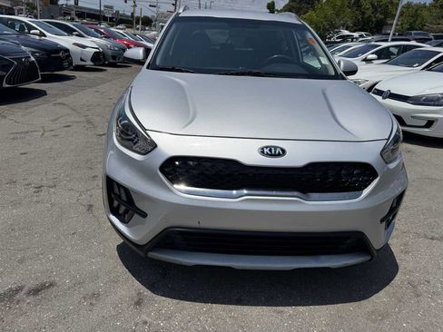 Used 2020 Kia Niro LX FWD image 2
