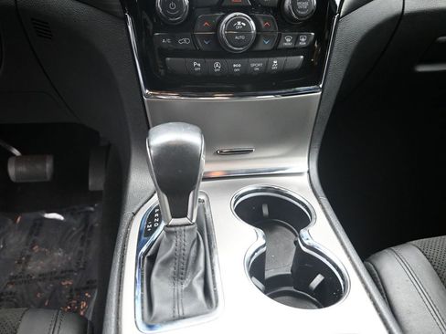 Used 2021 Jeep Grand Cherokee Laredo X image 12