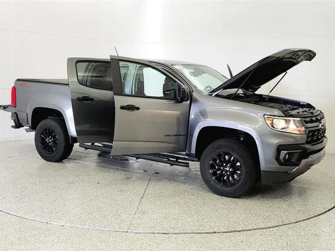Used 2022 Chevrolet Colorado Z71 w/ Trail Boss Package AWD/4WD image 9