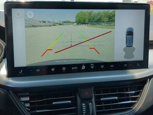 Used 2024 Ford Escape SE image 20