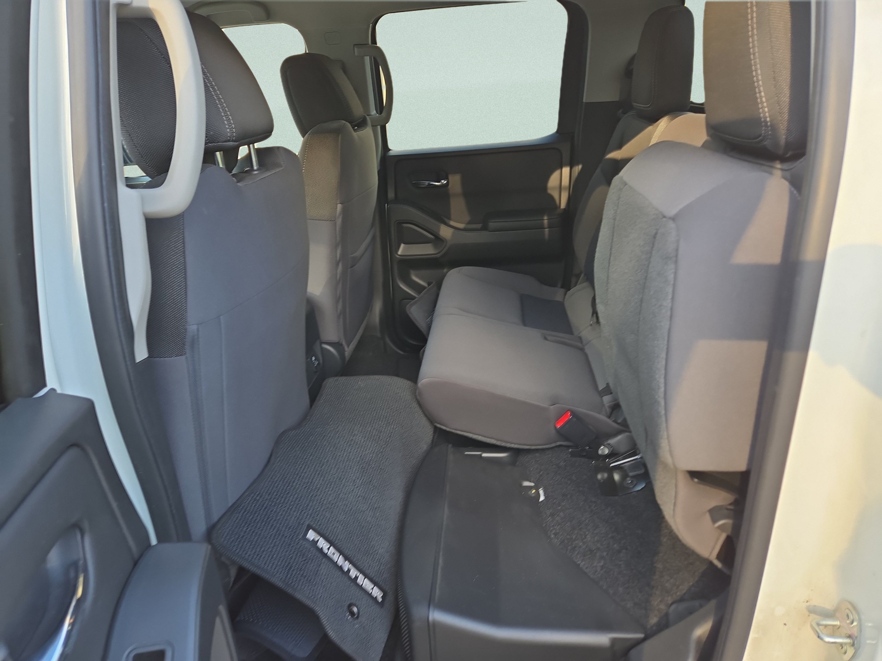 Used 2025 Nissan Frontier SV w/ SV Convenience Package AWD/4WD image 26