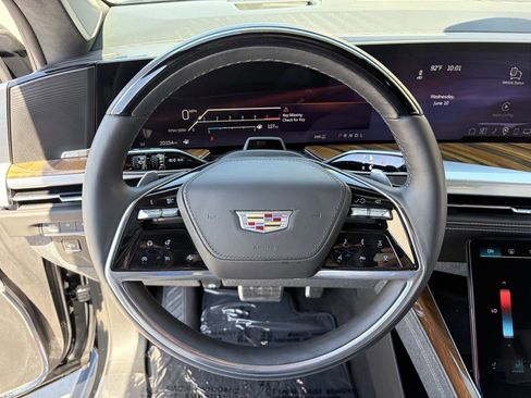 Certified 2025 Cadillac Escalade Sport Platinum w/ LPO, ONYX Package AWD/4WD image 24
