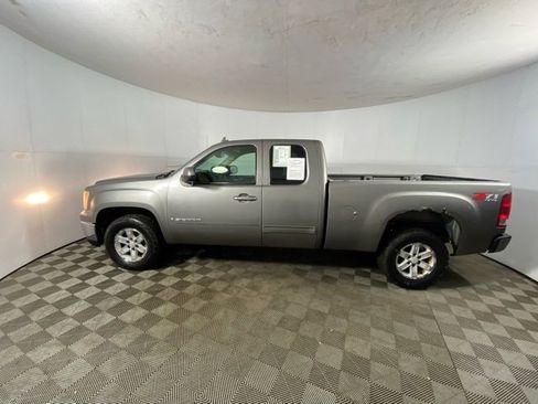 Used 2007 GMC Sierra 1500 SLT w/ SLE/SLT Trailering Package image 2