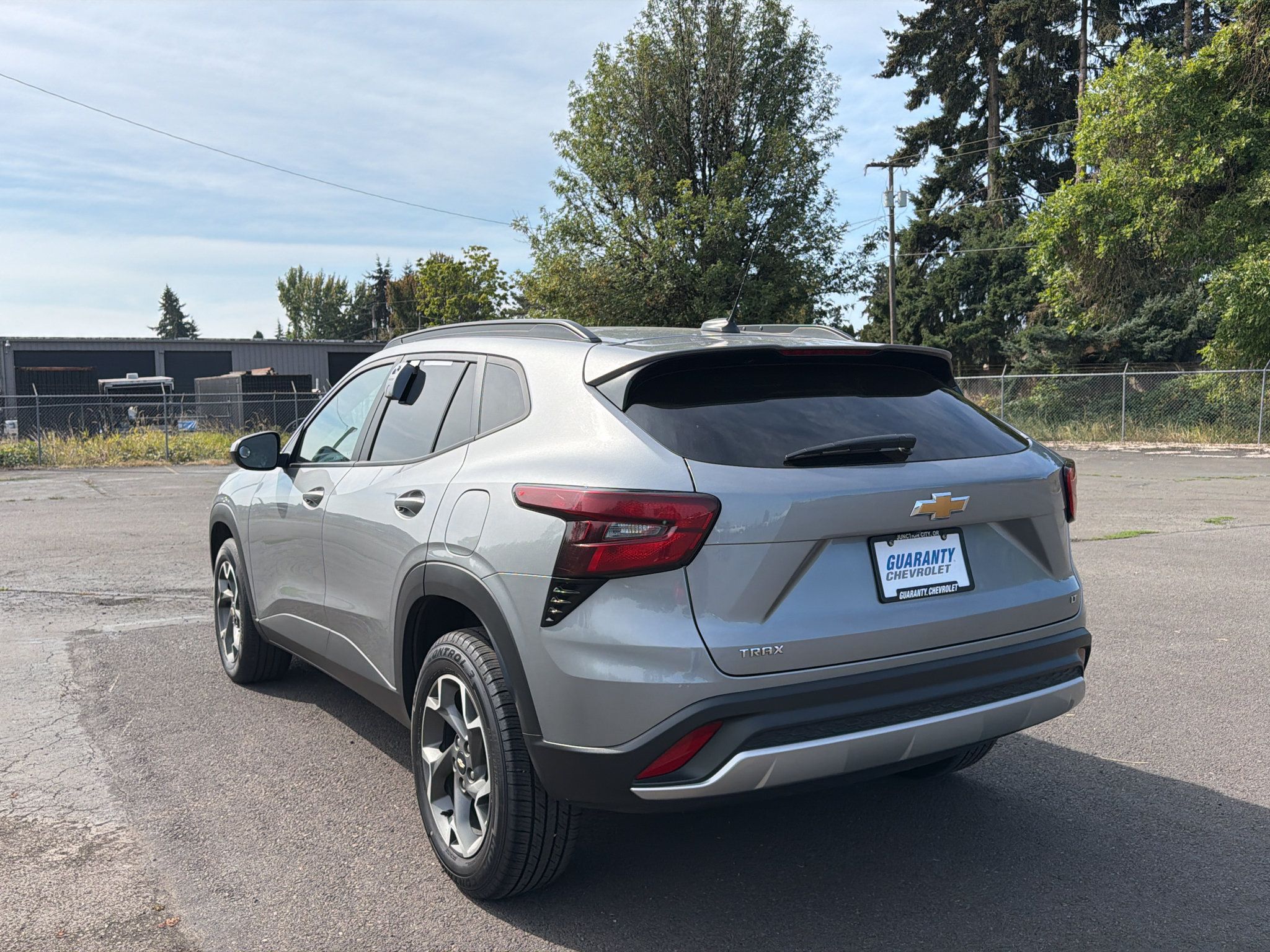 Used 2024 Chevrolet Trax LT FWD image 8