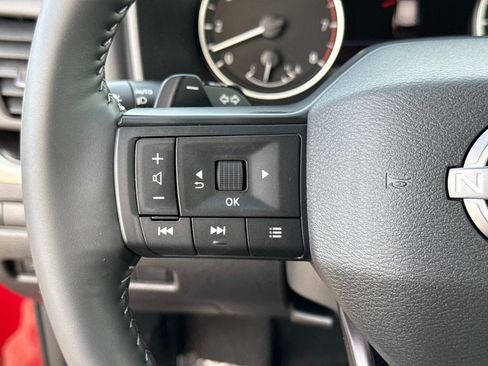 Used 2026 Nissan Rogue SV FWD image 32
