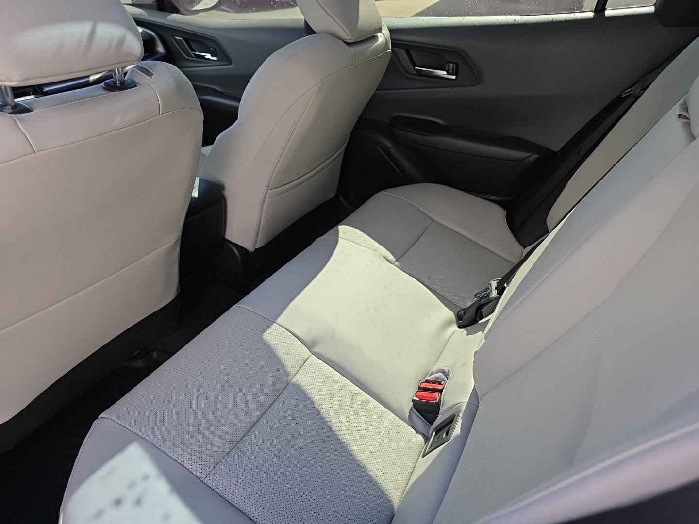 Used 2024 Toyota Prius XLE AWD/4WD image 21