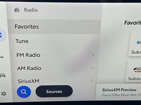Used 2024 Toyota Highlander XLE image 22