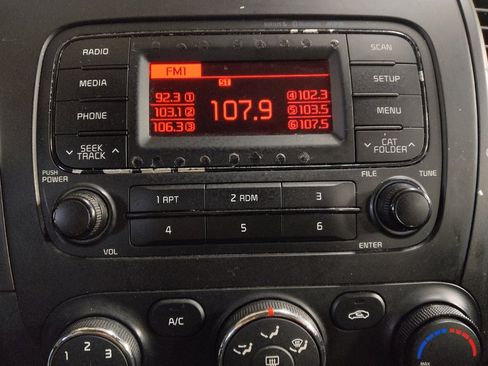 Used 2016 Kia Forte LX image 25