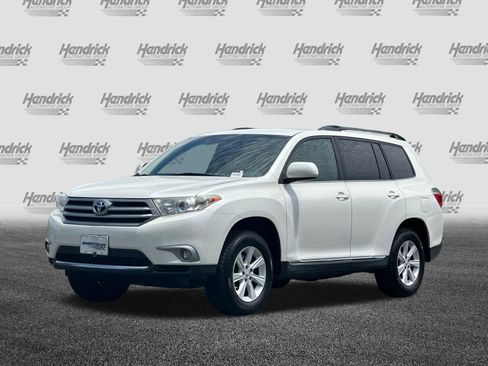 Used 2013 Toyota Highlander Plus FWD image 9