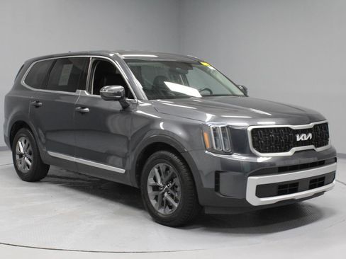 Used 2024 Kia Telluride LX FWD image 1