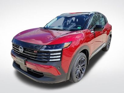 New 2025 Nissan Kicks SR w/ SR Premium Package