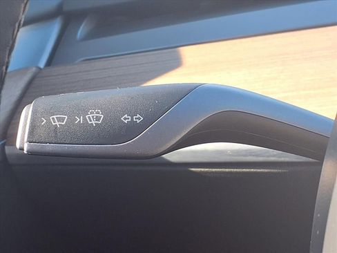 Used 2023 Tesla Model 3 Standard Range image 11