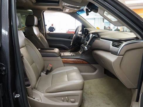 Used 2018 Chevrolet Suburban Premier image 29