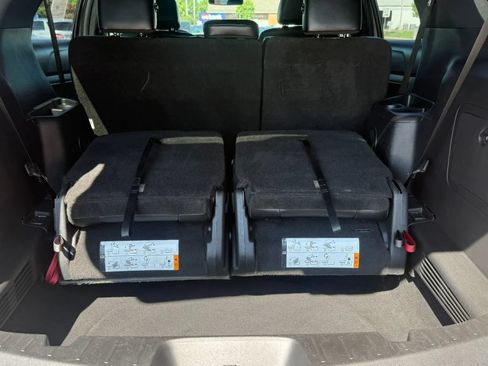 Used 2016 Ford Explorer XLT w/ Equipment Group 202A AWD/4WD image 24