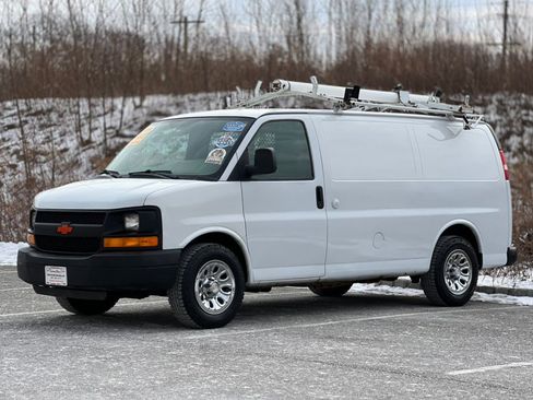 Used 2009 Chevrolet Express 1500 RWD 1500 135 image 4