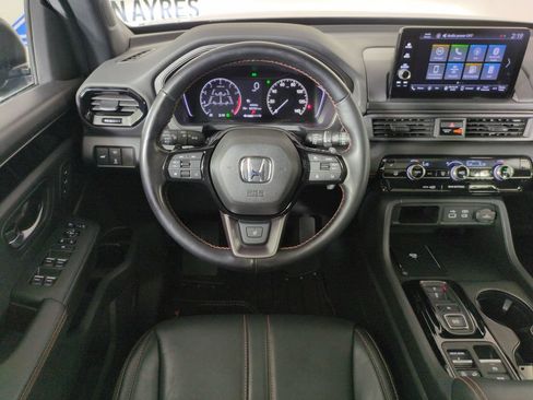 Certified 2025 Honda Pilot TrailSport image 17