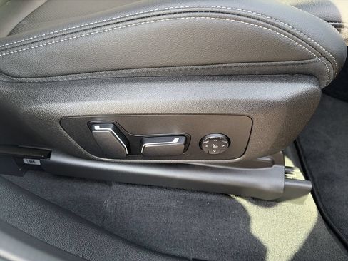 Used 2025 BMW X4 xDrive30i AWD/4WD image 37