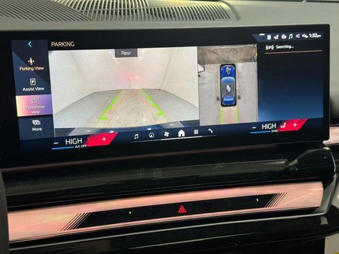 New 2026 BMW 530i xDrive w/ Premium Package image 32