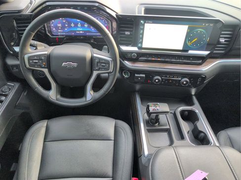 Used 2024 Chevrolet Silverado 1500 LT Trail Boss w/ Convenience Package II image 34