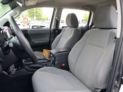 Used 2019 Toyota Tacoma SR w/ SR Convenience Package RWD image 32
