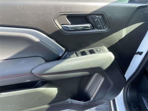 Used 2023 Chevrolet Colorado Z71 w/ Z71 Convenience Package 2 image 15