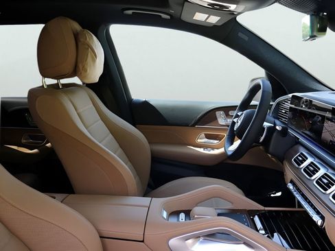New 2026 Mercedes-Benz GLS 450 4MATIC image 8