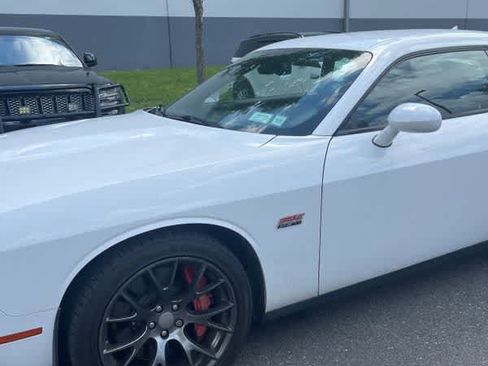 Used 2016 Dodge Challenger SRT w/ Technology Group RWD image 2