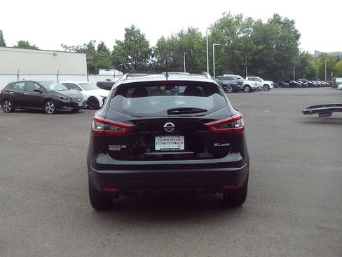 Used 2020 Nissan Rogue Sport SL AWD/4WD image 4