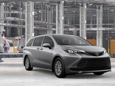 New 2026 Toyota Sienna LE image 15