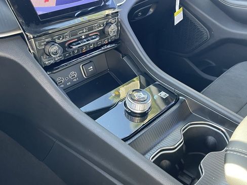 New 2025 Jeep Grand Cherokee L Altitude image 31