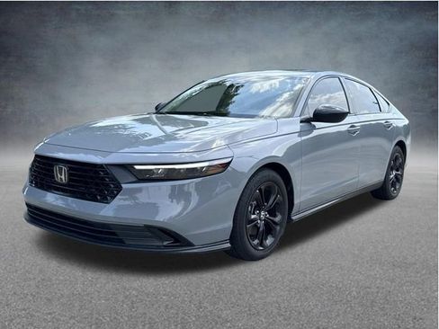 Used 2025 Honda Accord SE image 3