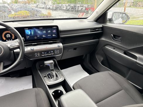 Certified 2025 Hyundai Kona SEL AWD/4WD image 22