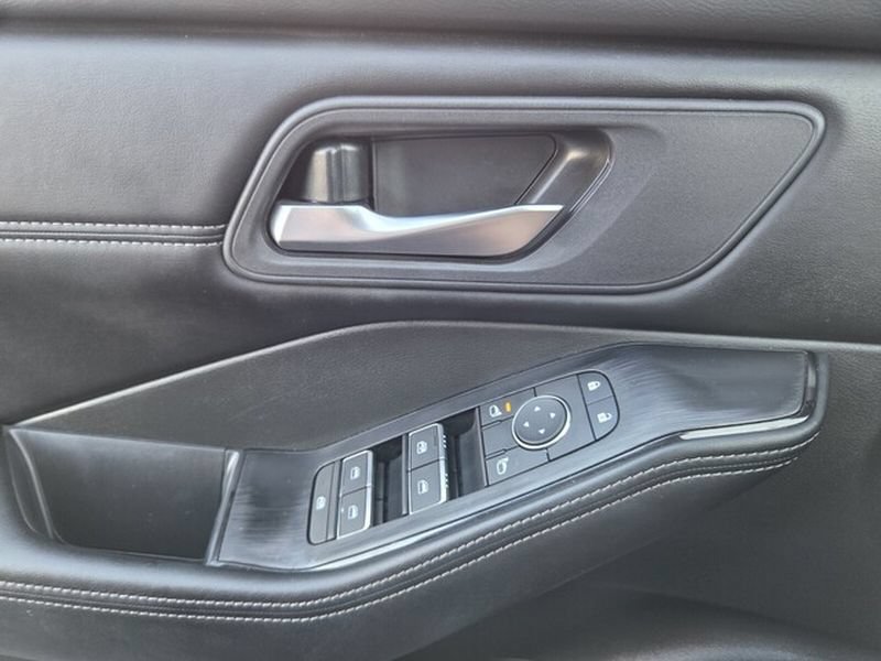 Used 2026 Nissan Rogue SL AWD/4WD image 31
