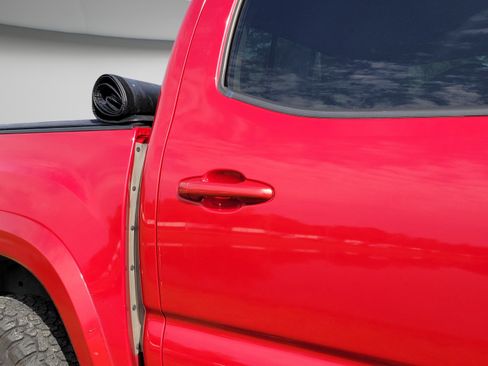 Used 2021 Toyota Tacoma SR5 RWD image 16