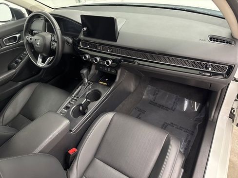 Used 2023 Honda Civic Touring image 39