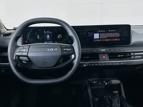 Used 2025 Kia K4 LXS FWD image 18