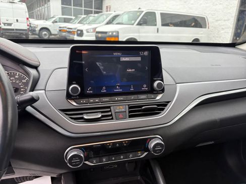 Used 2024 Nissan Altima 2.5 SR AWD/4WD image 19