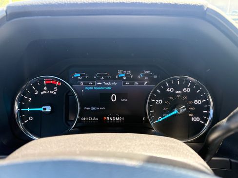 Used 2019 Ford F350 Platinum w/ Platinum Ultimate Package AWD/4WD image 18
