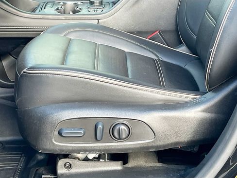 Used 2023 GMC Acadia Denali w/ Denali Technology Package AWD/4WD image 20