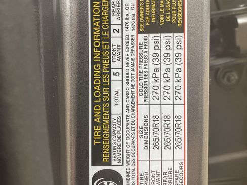 Used 2024 Nissan Titan SV w/ SV Convenience Package image 42