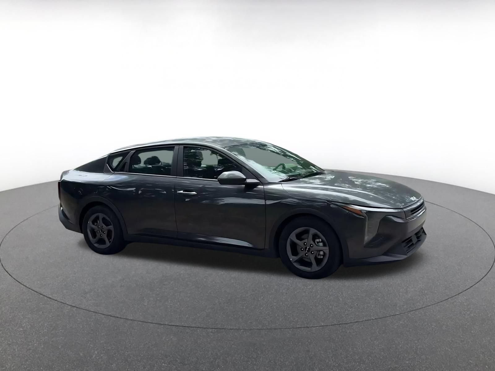 Used 2025 Kia K4 FWD image 2