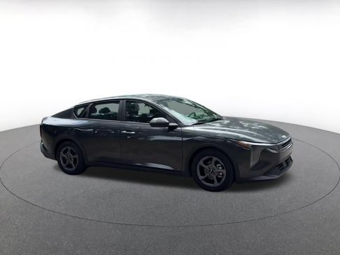 Used 2025 Kia K4 FWD image 2