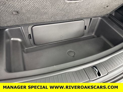 Used 2025 Jeep Grand Cherokee L Limited w/ MOPAR Finishing Package image 9